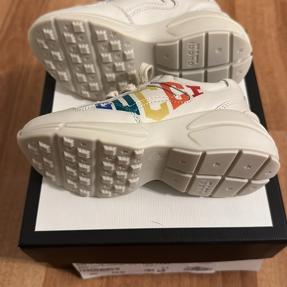 Gucci Kids Logo Sneakers Brand new in box size 24 - Picture 3 of 8